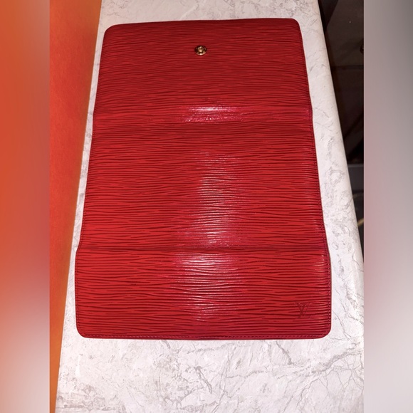 Louis Vuitton Long Red EPI Wallet - Picture 6 of 13